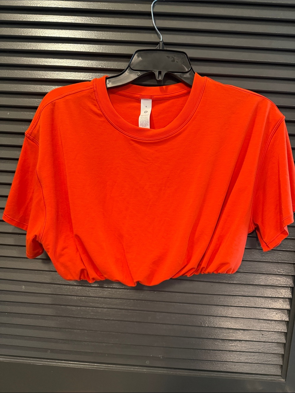 Lululemon Women's Cropped Elastic-Hem Tee - Bright Red